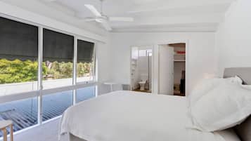 3 bedrooms, iron/ironing board, free WiFi