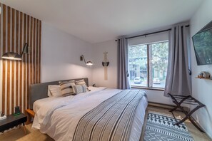 1 habitación, tabla de planchar con plancha, wifi gratis y ropa de cama 