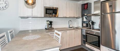 Fridge, microwave, oven, dishwasher