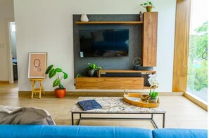 Smart TV, books