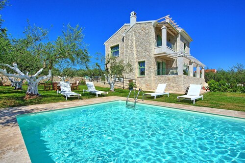 Villa Elaia – Vacation villa with private pool in Corfu, Greece
