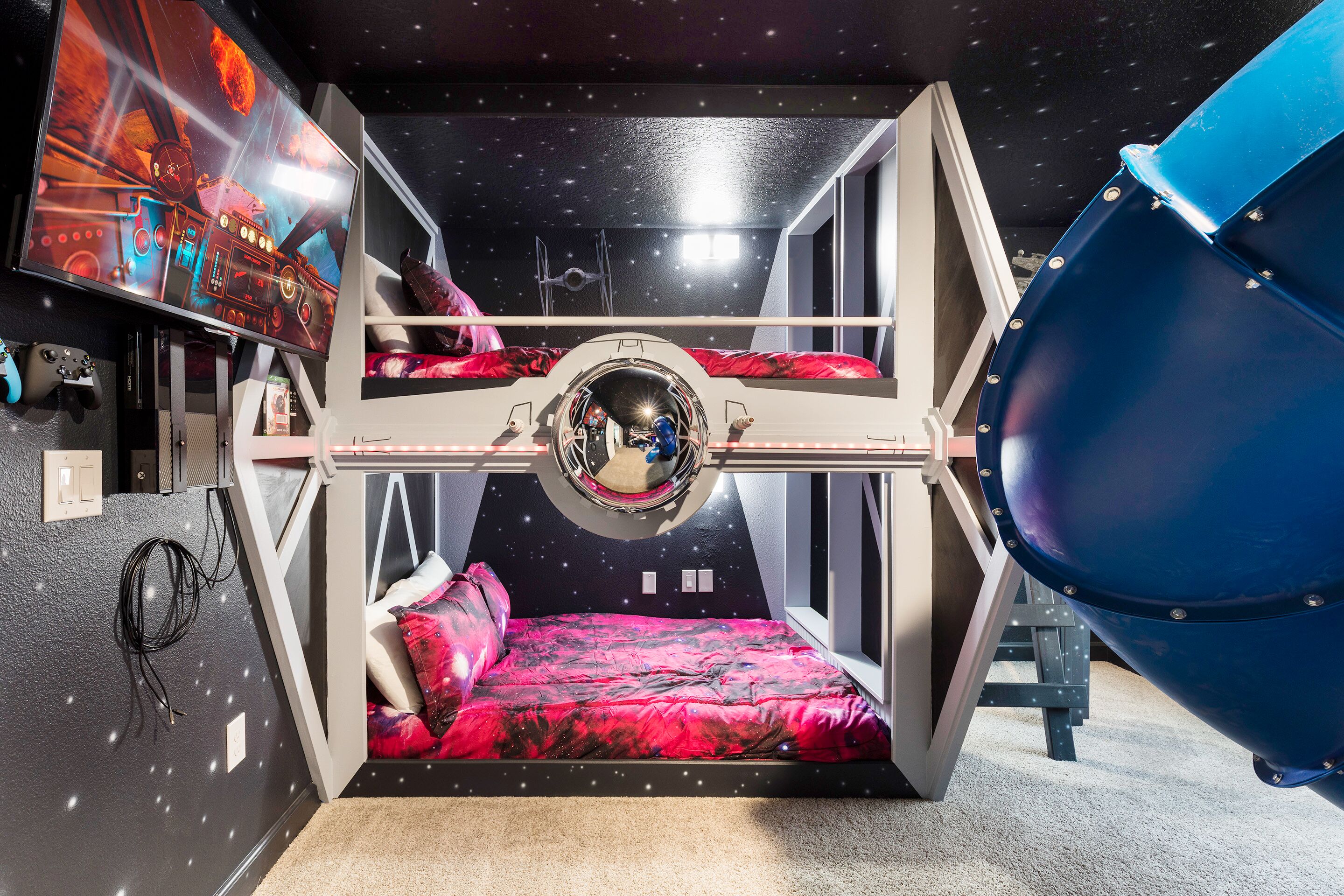 Cosmicadia - Arcade, Theme Rooms, Disney/Unviersal
