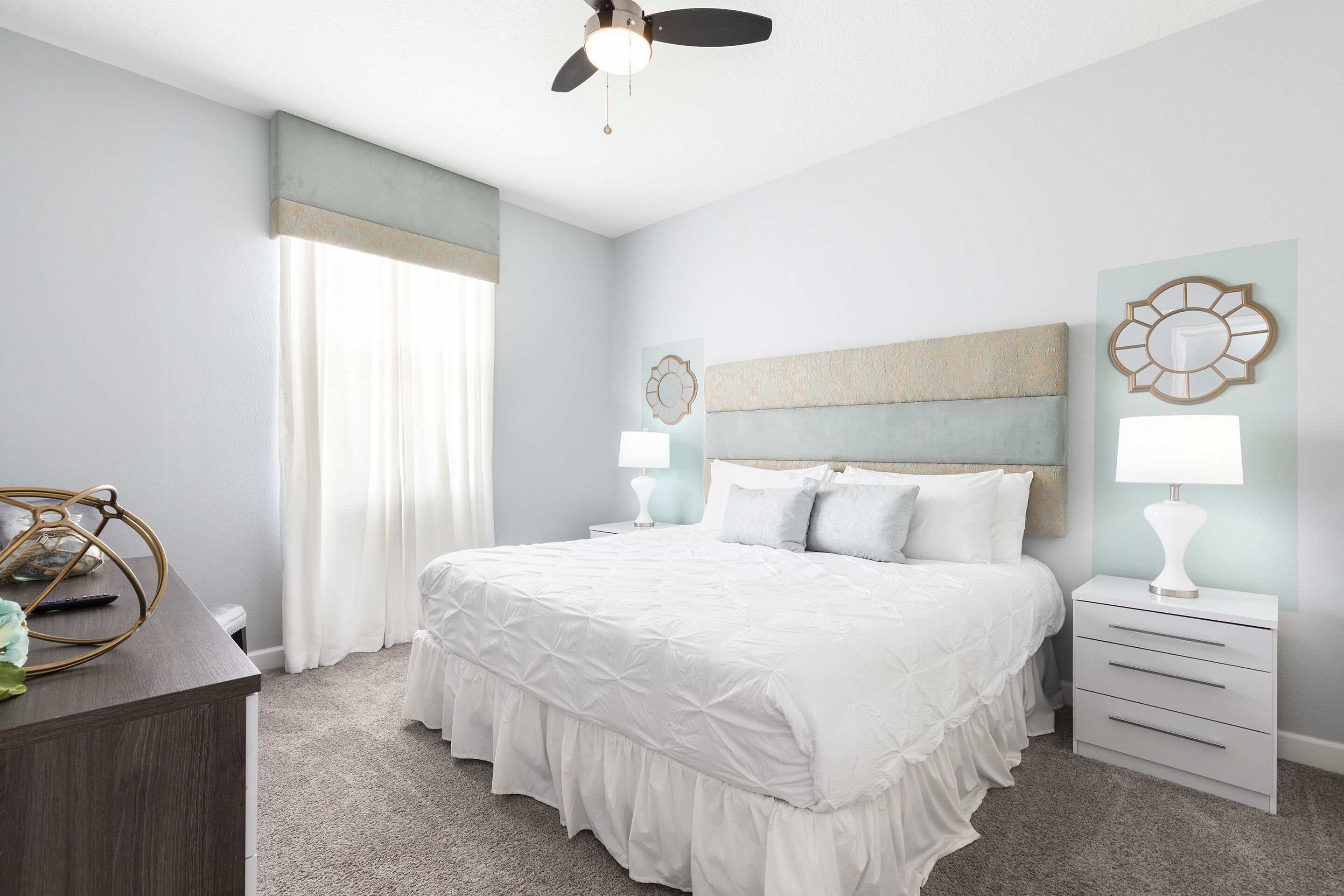 9 habitaciones, tabla de planchar con plancha y cuna de viaje 