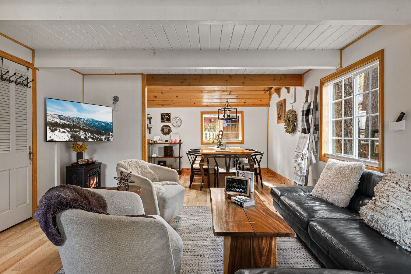 Smart-TV, Bücher, Computerbildschirme