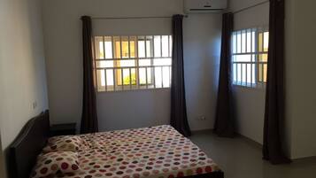 4 dormitorios, tabla de planchar con plancha, wifi y ropa de cama