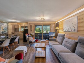 TV - Bright ski-in duplex with pool access and parking (Méribel)
