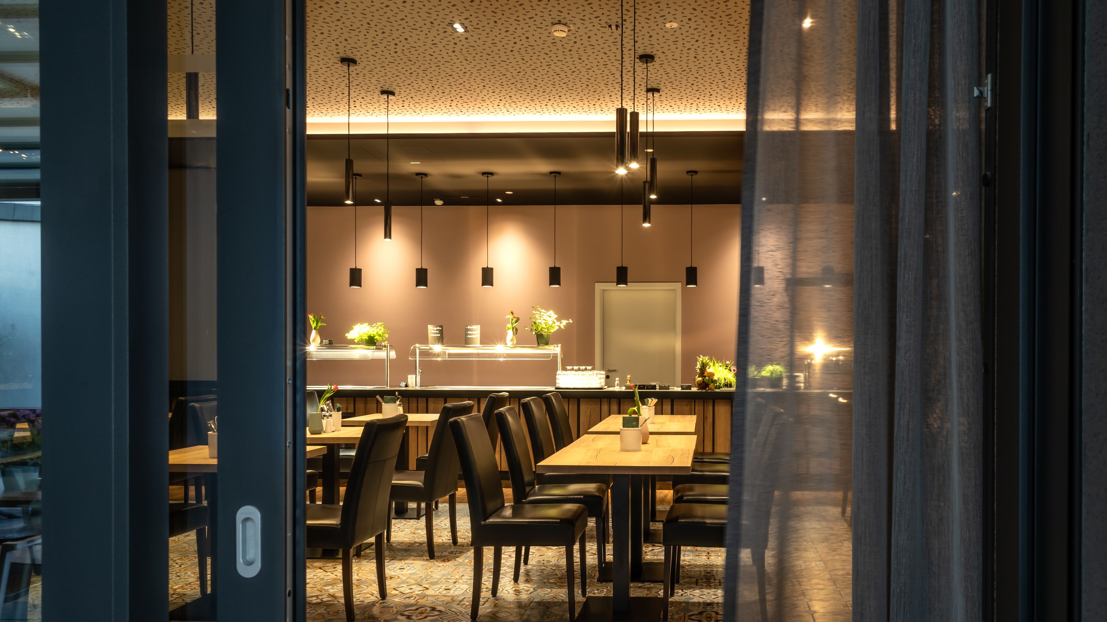 Tägliches inbegriffenes Frühstücksbuffet