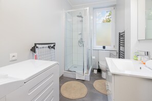 Dusche, kostenlose Toilettenartikel