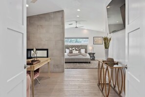 4 bedrooms, desk, iron/ironing board, travel crib