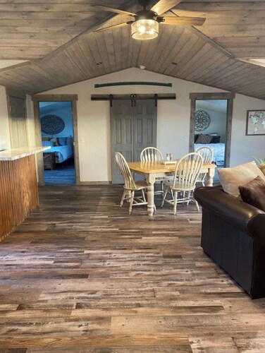 Golden Views In Every Direction!