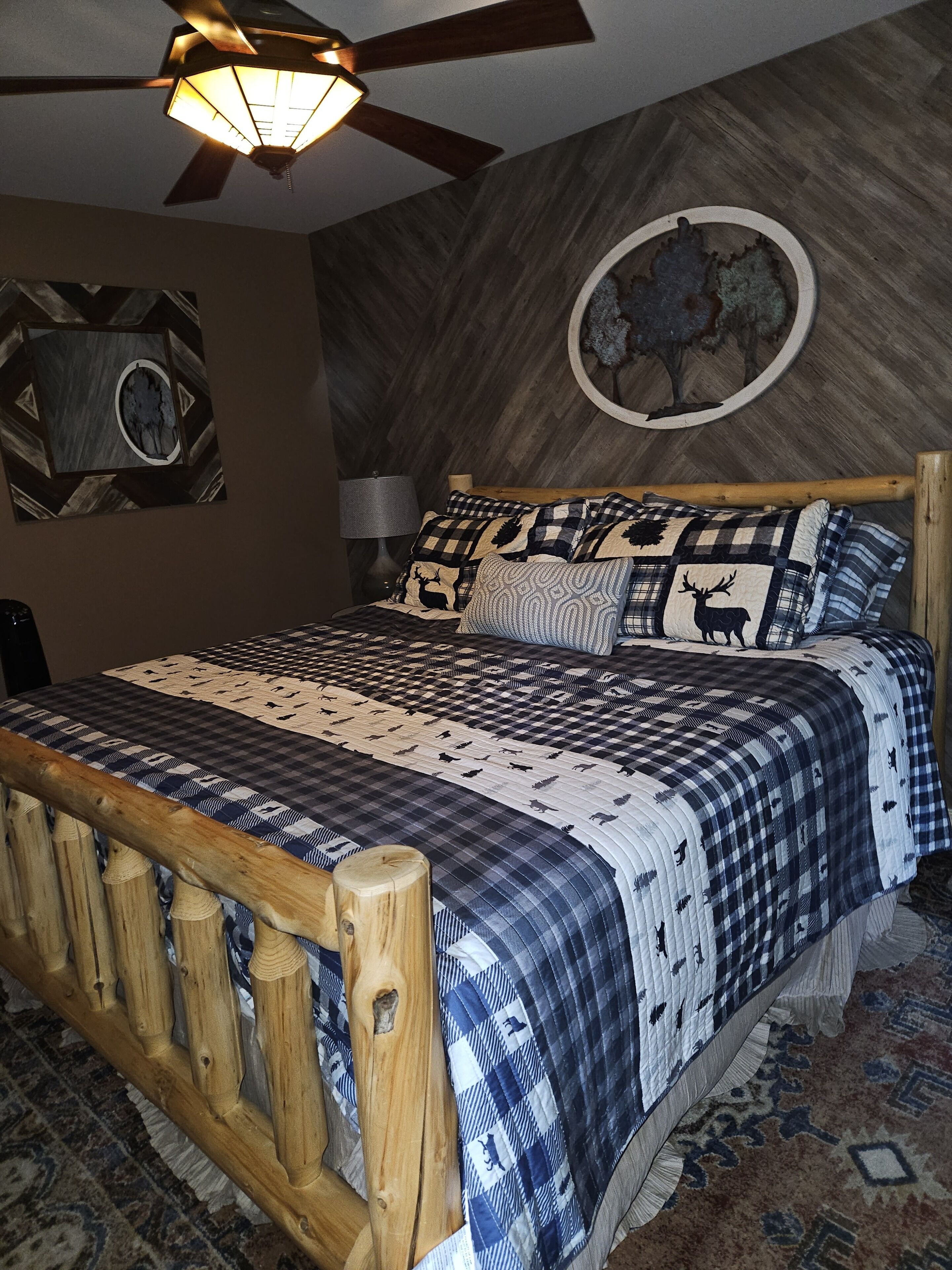 1 dormitorio, tabla de planchar con plancha, wifi y ropa de cama