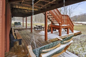 Outdoor dining - Beautifully renovated has everything you need to stay on the Sunnyside! (Canaan Valley)