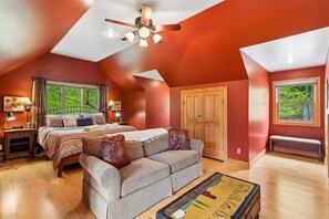 5 bedrooms, iron/ironing board, WiFi, bed sheets