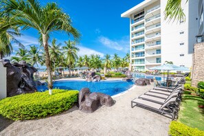 Pool - Beautiful Ocean Front, 6th Floor Condo-DiamonteDelSol (Playa Jaco)