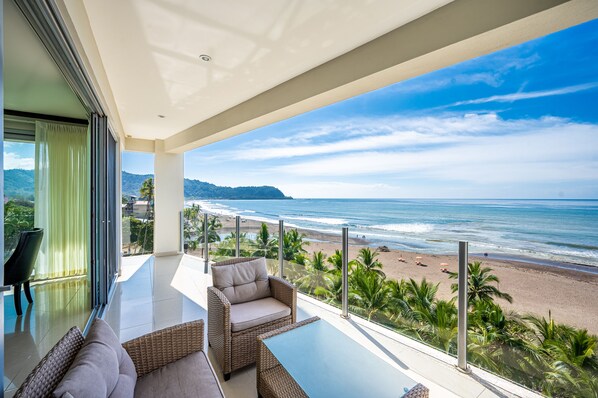 Interior - Beautiful Ocean Front, 6th Floor Condo-DiamonteDelSol (Playa Jaco)