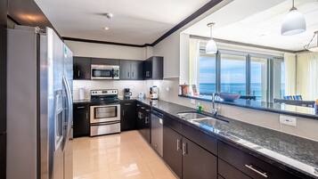 Fridge, microwave, oven, stovetop