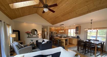Fresh Modern Country Farmhouse!