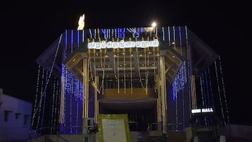 Fachada del alojamiento - Noche