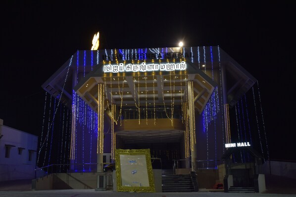 Front of property – evening/night - Hotel Vijay Krishna (Madurai)