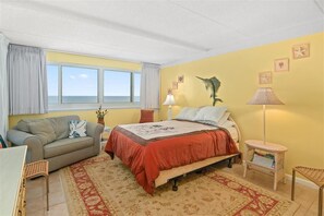 2 Schlafzimmer, Bügeleisen/Bügelbrett