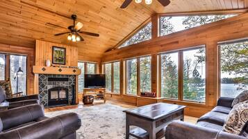 Smart TV, fireplace, DVD player, books