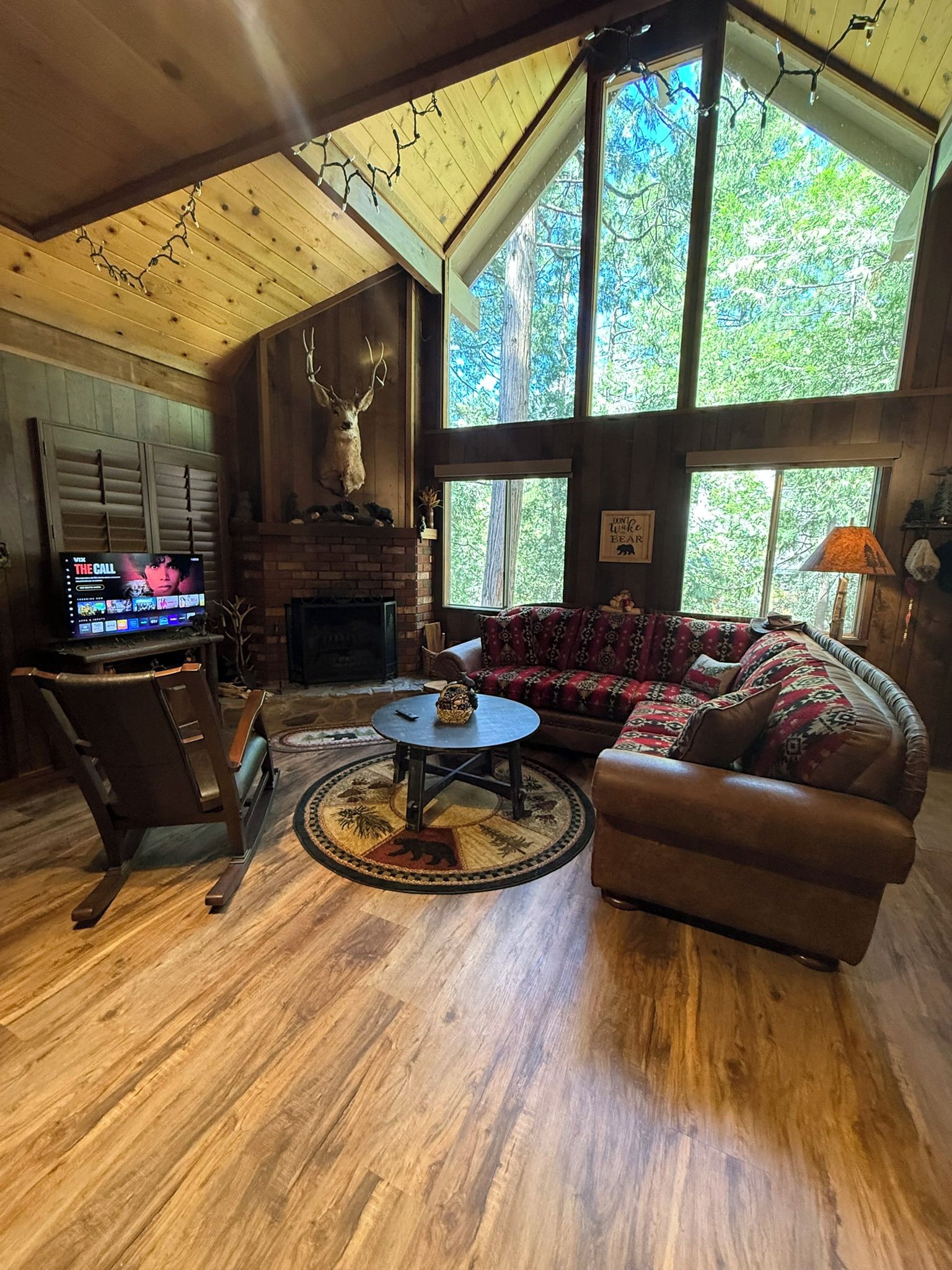 Tahquitz Chalet: Pet Friendly, Retro Chic Cabin With Lily Rock Views - Cabazon, CA