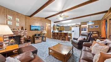 Smart-tv en een open haard