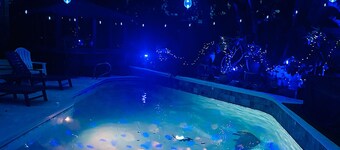 Beautiful Pool Home & SPA -w/Private Movie Theater!Your Home Away from Home