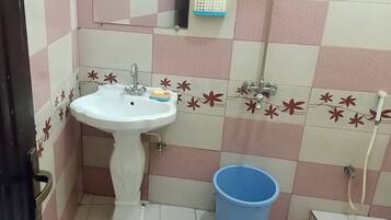 Standard Triple Room | Bathroom | Shower, free toiletries, slippers, towels
