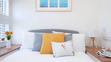 3 bedrooms, desk, iron/ironing board, free WiFi