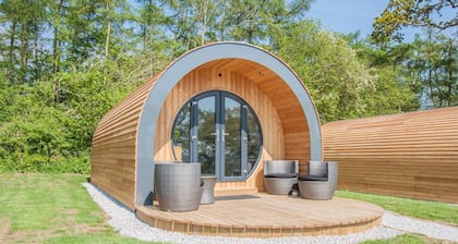 Clover Family Glamping Pod | sleeps 4 - Gold Award winning