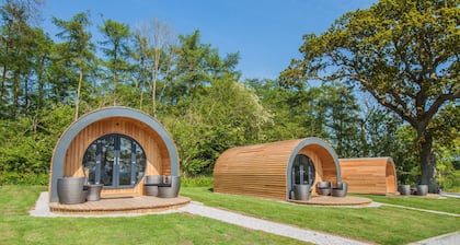 Clover Family Glamping Pod | sleeps 4 - Gold Award winning