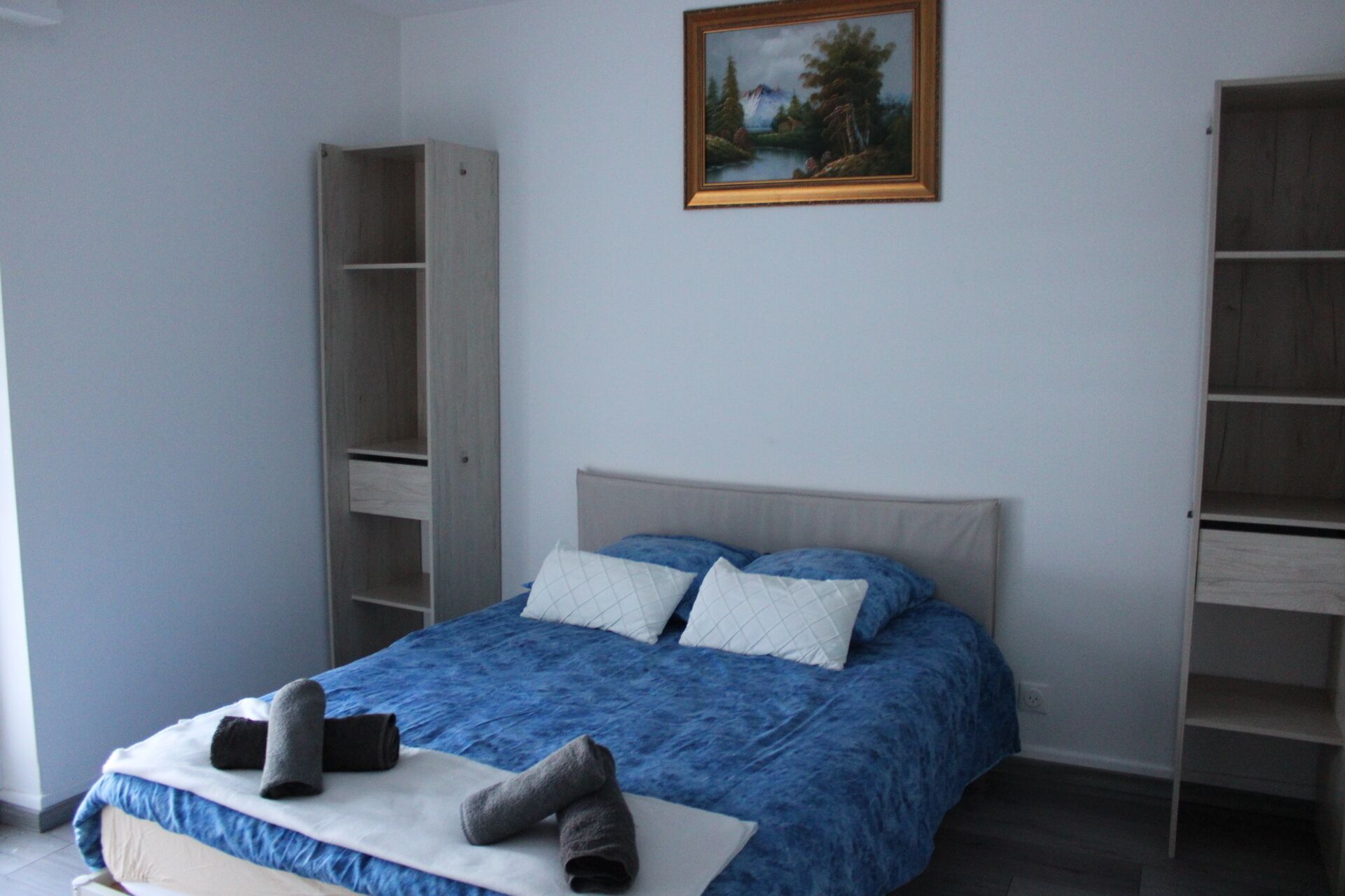 2 bedrooms, desk, soundproofing, iron/ironing board