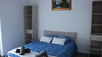 2 bedrooms, desk, soundproofing, iron/ironing board