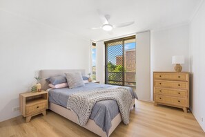 2 bedrooms, iron/ironing board, WiFi, bed sheets - Sundial 202 - Two bedroom unit close to town with air-conditioner (PORT MACQUARIE)