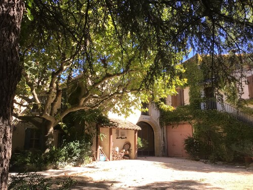 APARTMENT IN A FARMHOUSE NEAR THE CASTILLON WASHHOUSE