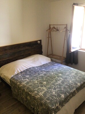 2 Schlafzimmer, Bügeleisen/Bügelbrett, Reisekinderbett, Bettwäsche