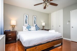 2 室のベッドルーム、デスク、アイロン / アイロン台、WiFi