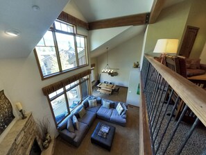 Smart TV, fireplace, DVD player, table tennis