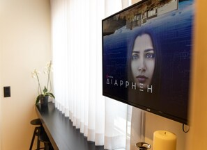 Premium bedding, down comforters, pillowtop beds, in-room safe - Triple A - Kolokotroni 62 (Athens)