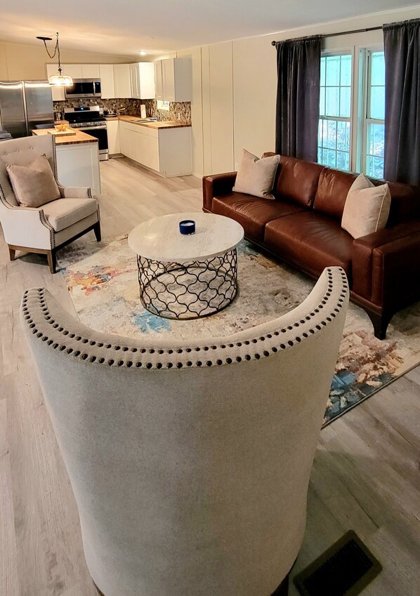 Televisión y chimenea 