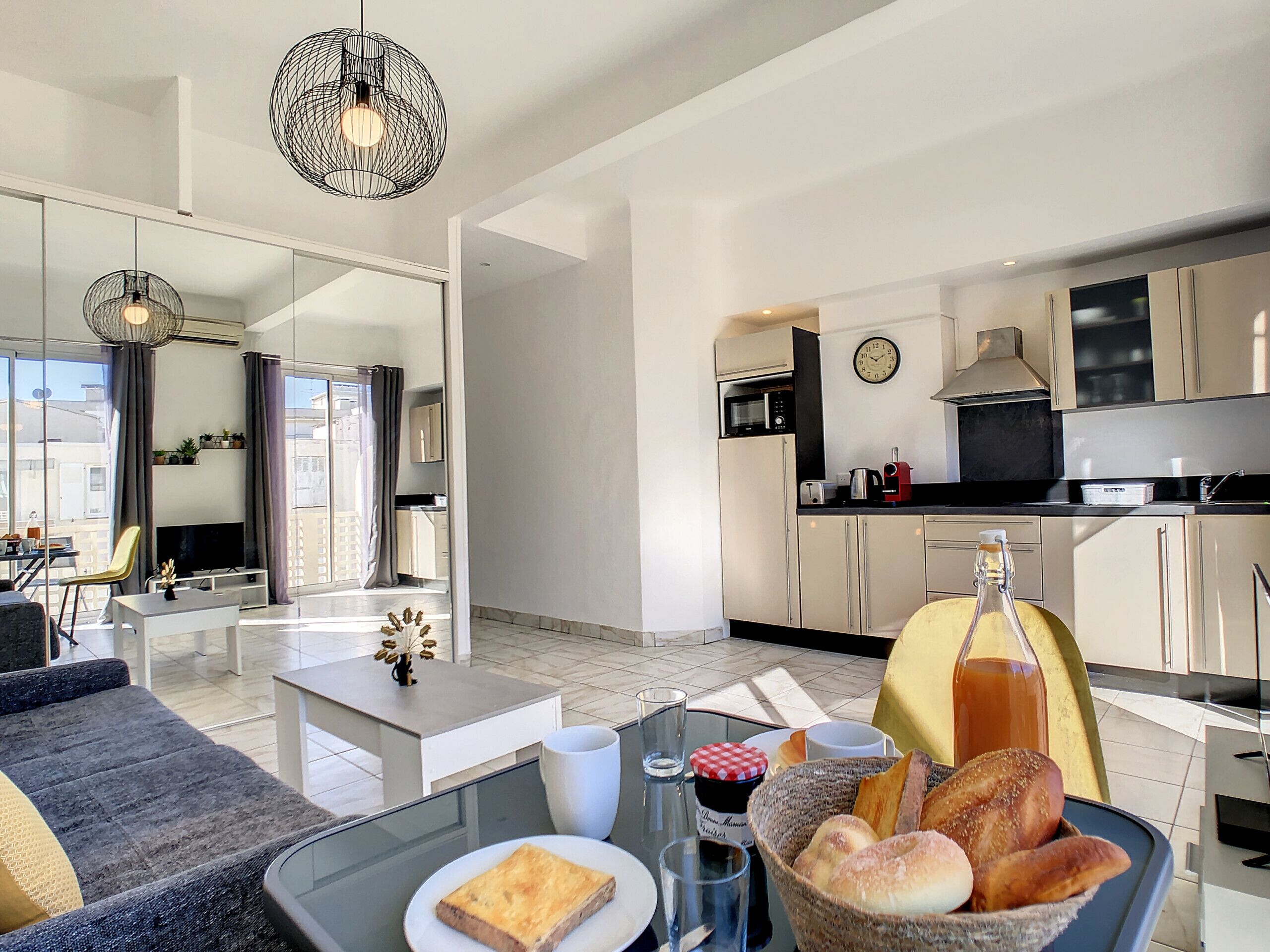 Fridge, microwave, coffee/tea maker, electric kettle