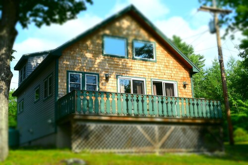 Chalet • Jacuzzi Tub • Nordic Village Pools • Sleeps 7 • Near Storyland & Skiing