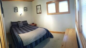 1 slaapkamer, een strijkplank/strijkijzer, gratis wifi, beddengoed