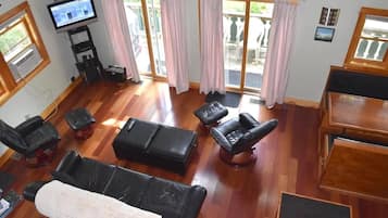 Smart TV, DVD player, table tennis, video library