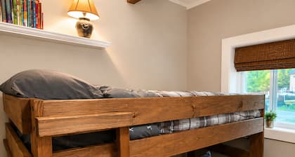 Pond-Side Chalet • Private Beach • Canoe & Kayak • Sleeps 7 • Near Storyland
