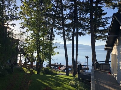 Modern cottage with amazing views of Flathead Lake and the Rocky Mountains