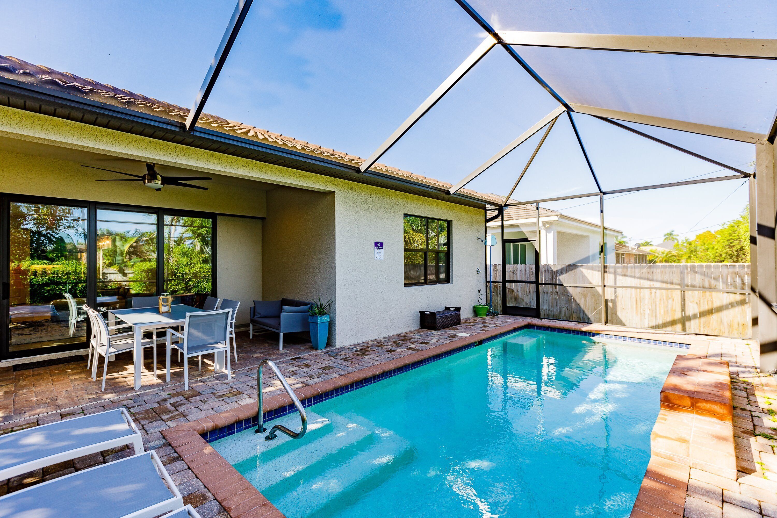 Portofino Blue - Heated Pool! Approx 1 Mile to the Beach!