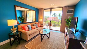 Smart TV, books, computer monitors - Beachfront Oceanview Condo Centrally Located For All Your Maui Adventures (Kihei)