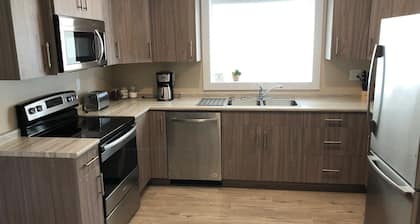 Legal 2 bedroom suite conforms to the new 2024 Short Term Rental Regulations.
